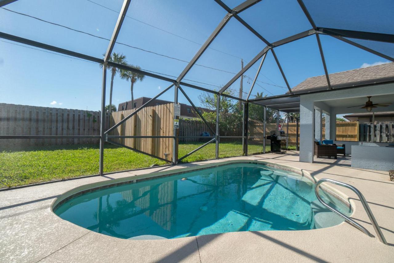 Oceanview Haven - 2Br Beach Townhome With Patio, Shared Heated Pool Steps From Paradise Beach Park! Melbourne Exterior foto